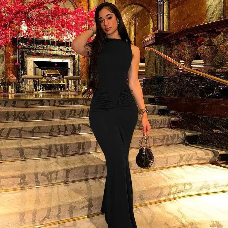 Valeria | Vestido Negro Plisado Sin Mangas